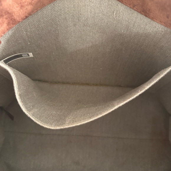 Chloe Suede “woody” tote bag…. Very stylish, soft suede. Some wear on handles. - Picture 4 of 11